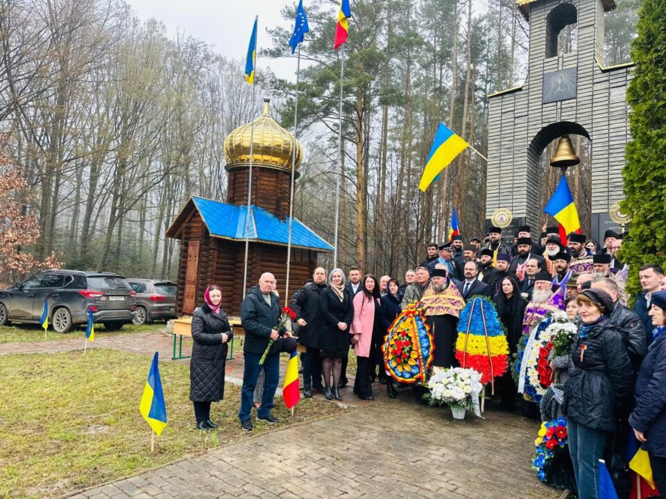 O delegație a AUR Suceava a fost prezentă la ceremonia de comemorare a românilor martiri de la Fântâna Albă