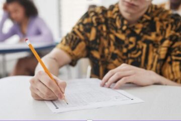 Opt elevi suceveni s-au calificat la Olimpiada națională de limbă franceză