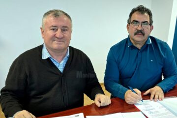 Primarul din Cornu Luncii, Gheorghe Fron, a semnat contractul pentru achiziționarea unui utilaj multifuncțional