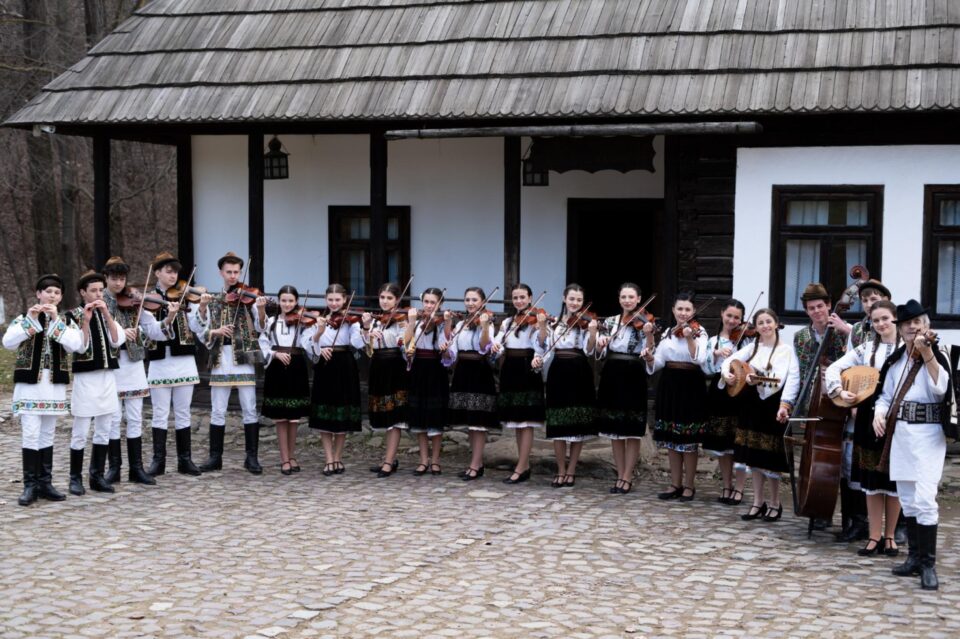 Grupul Tradițional Dor, din Moara, va lansa primul album în cadrul unui concert care va marca 20 de ani de activitate
