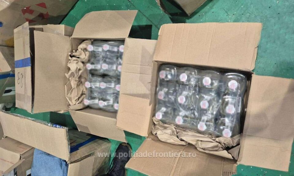 Aproape 10 kilograme de tutun pentru narghilea, găsite într-o mașină care venea din Ucraina