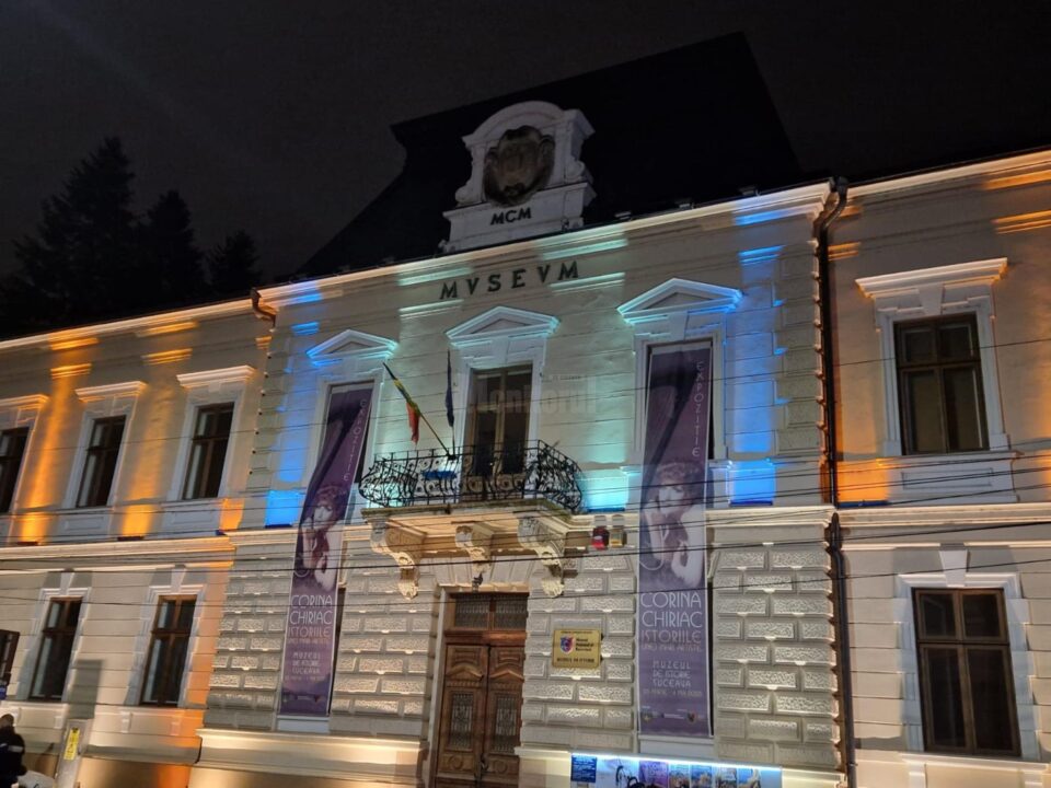Cinci clădiri importante din Suceava au fost iluminate în albastru, de Ziua Internațională de Conștientizare a Autismului
