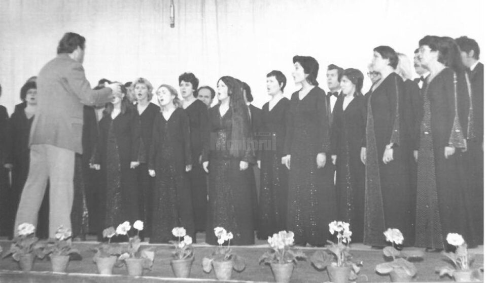Cor dirijat de prof. Marian Palade