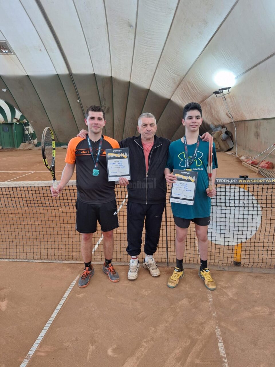 Managerul de la clubul Select Suceava, Costel Chelariu, încadrat de finaliștii de la Nivelul 8 Managerul de la clubul Select Suceava, Costel Chelariu, încadrat de finaliștii de la Nivelul 8