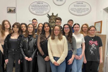 Treisprezece elevi de la Colegiul Tehnic „Lațcu Vodă” Siret, calificați la faza națională a Competiției Europene de Statistică