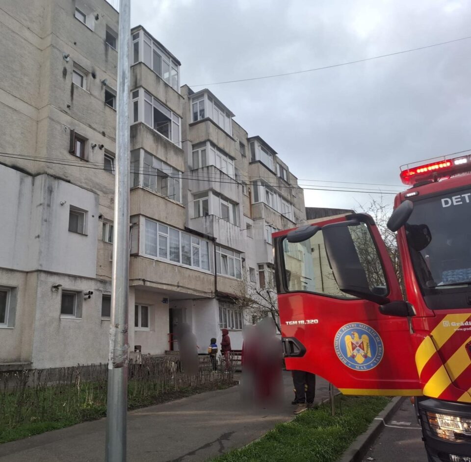 Incendiu la o garsonieră din Fălticeni