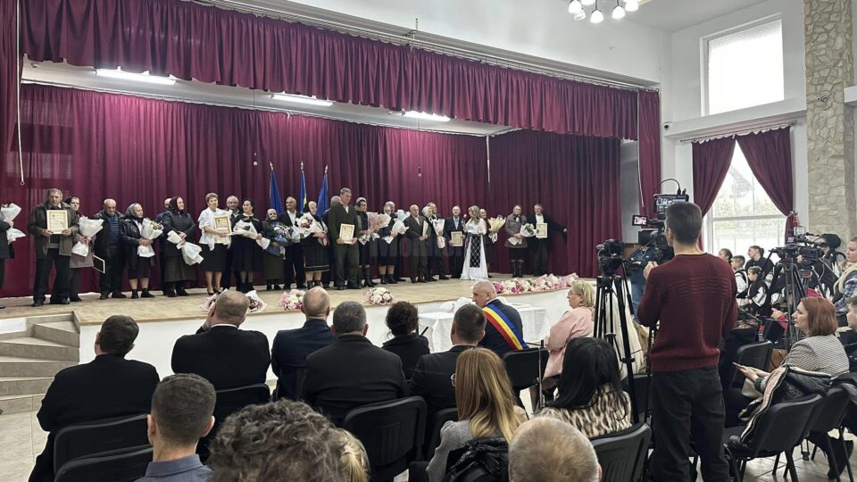 Primăria Vicovu de Sus a organizat o nouă ediție a evenimentului „Nunta de aur” (20)