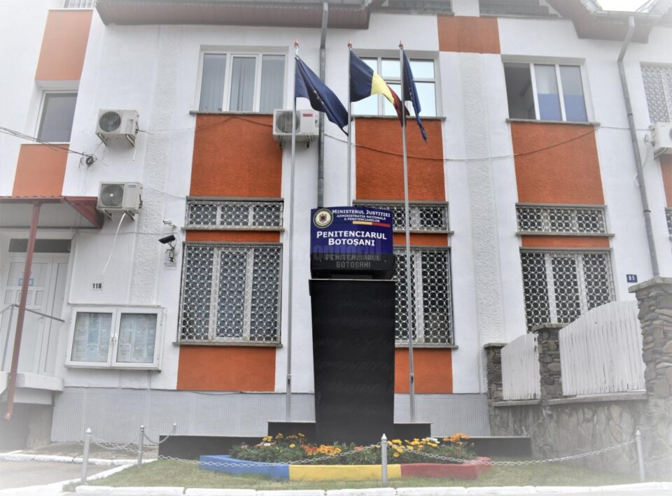 Trimis la pușcărie după ce și-a bătut și înjunghiat soția
