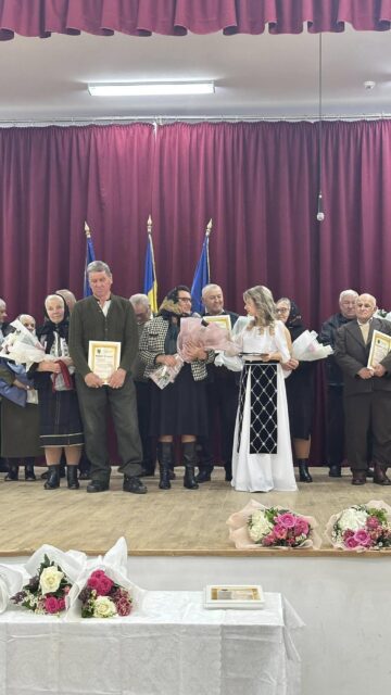 Primarul Vasile Iliuț a premiat 18 cupluri care au împlinit 50 de ani de căsătorie