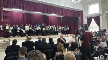Primarul Vasile Iliuț a premiat 18 cupluri care au împlinit 50 de ani de căsătorie