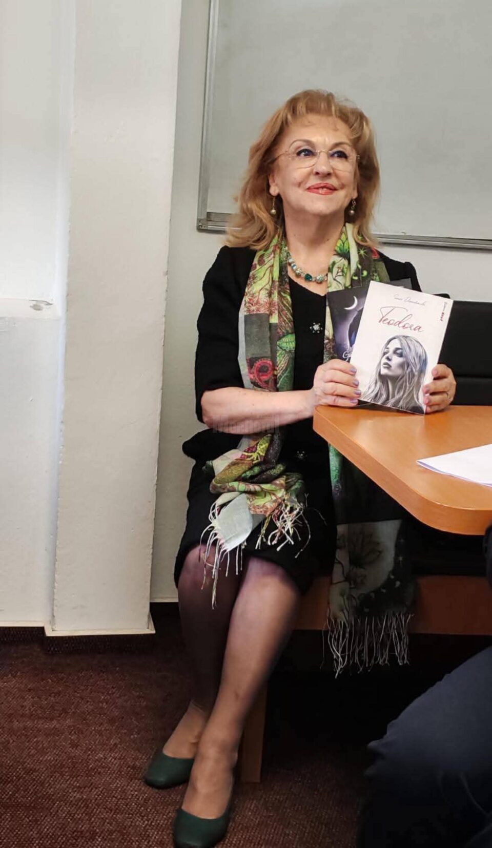 Pot să-ți ating zâmbetul?