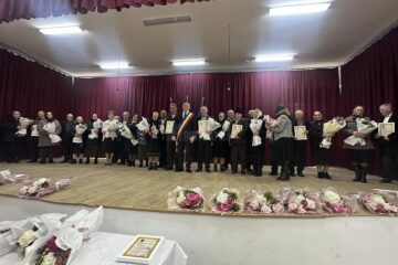 Primarul Vasile Iliuț a premiat 18 cupluri care au împlinit 50 de ani de căsătorie