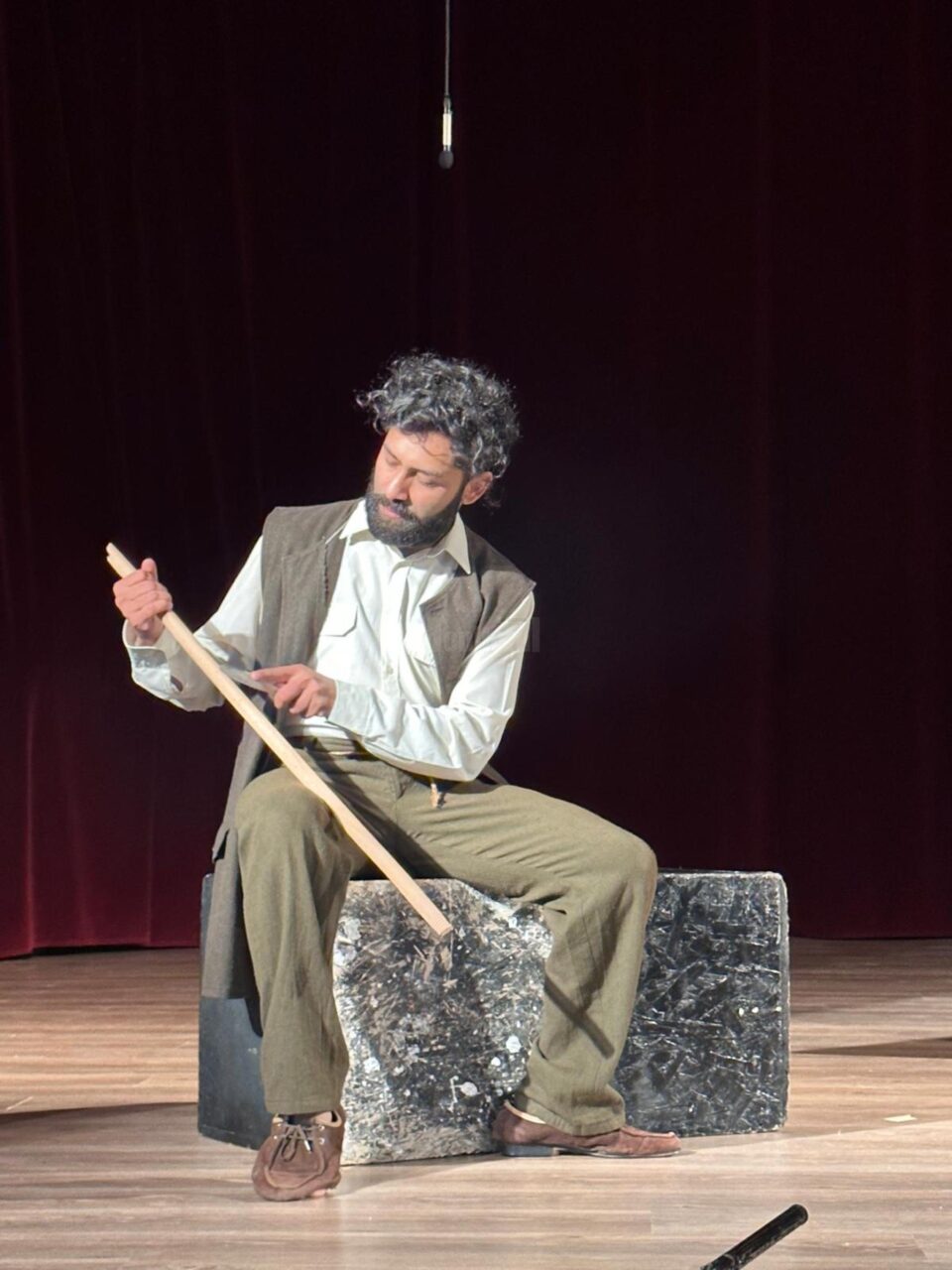 „Cehov – 3 Comedii”, pe scena Casei de Cultură din Rădăuți, cu actori de la Târgu Mureș