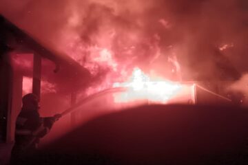 Incendiu puternic la Vicovu de Sus