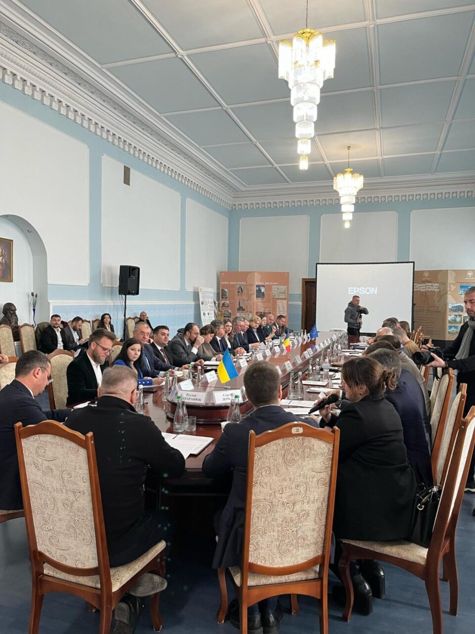 Dezvoltarea infrastructurii de frontieră România–Ucraina, susținută de președintele CJ Suceava, Gheorghe Șoldan, la „bilaterala” de la Cernăuți