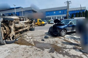 O depășire imprudentă a dus la rănirea a doi oameni