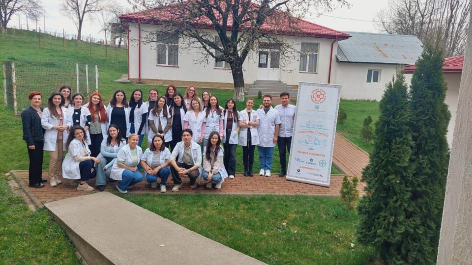 Caravană medicală pediatrică la Vulturești: 95 de copii consultați gratuit de o echipă de specialiști voluntari