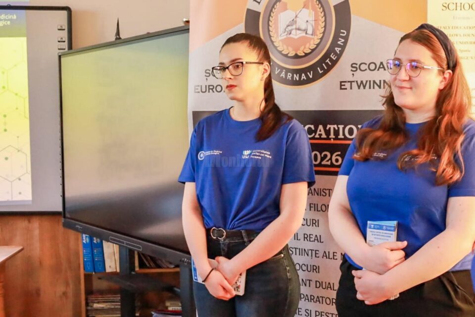Cojocariu Alexandra Ioana și Pădureț Emanuela (anul II, Biologie)