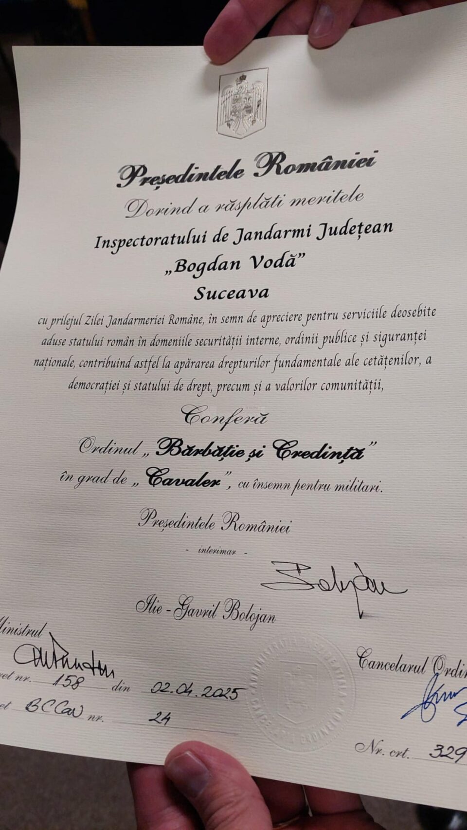 Jandarmii suceveni, medaliați de președintele României cu Ordinul Bărbăție și Credință în grad de Cavaler