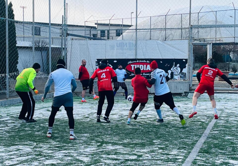 Etapa a II-a a campionatului de old-boys s-a incheiat intr-un decor hibernal