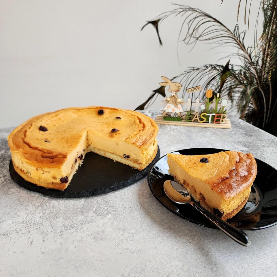 Bunatati de la cofetaria Royal Sweets Suceava