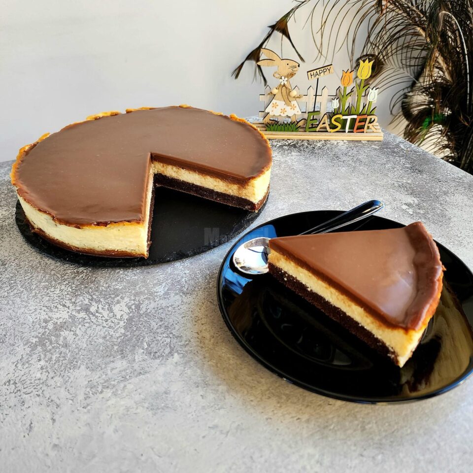 Comandă bunătăți pentru Paște de la Royal Sweets: pască și deserturi savuroase