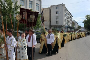 Procesiunea de Florii, un moment de comuniune și binecuvântare la Fălticeni