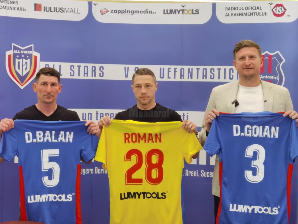 Dorin Goian, Mihai Roman și Daniel Bălan au prezentat și echipamentul oficial pe care îl vor îmbrăca cele două echipe - All Stars vs. UEFAntasticii, în meciul de pe 24 iunie