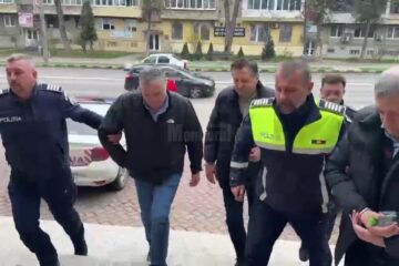 La audieri au fost aduse 10 persoane