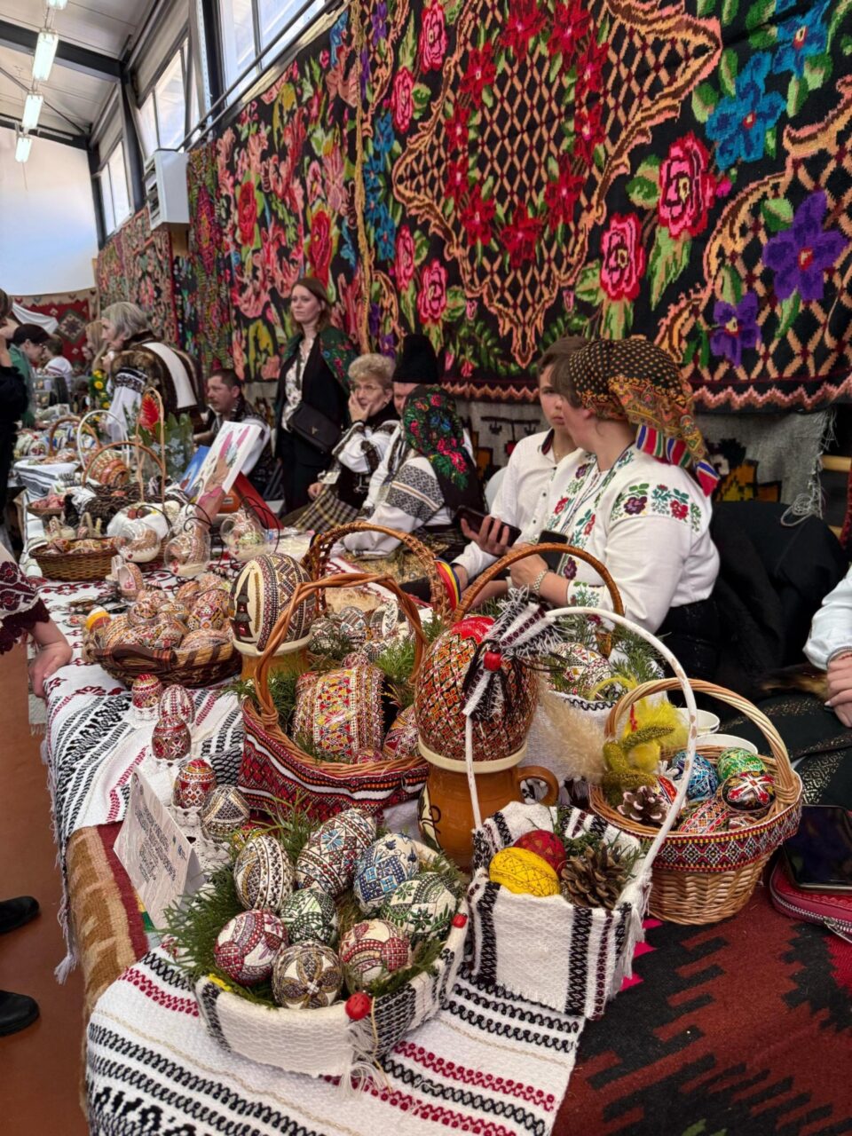 Festivalul Ouălor Încondeiate de la Moldovița