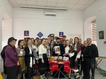 Tradiție, credință și artă populară: „Veșnicia s-a născut la sat”, la Biblioteca „Eugen Lovinescu” din Fălticeni
