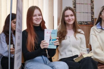 „Un ceai, o carte, o prăjitură” – O întâlnire literară la Liceul Tehnologic „Iorgu Vârnav Liteanu” din Liteni