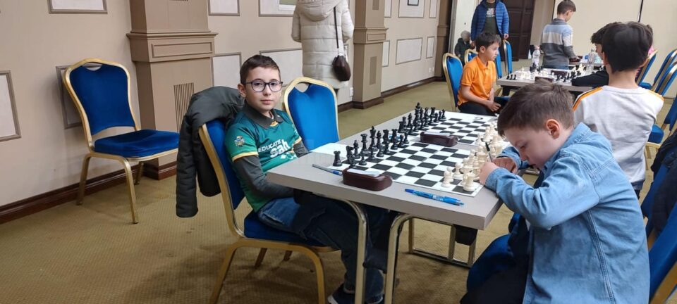 Tânăr șahist sucevean, pe prima poziție la Campionatul Moldova Chess Open