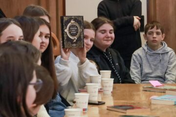 „Un ceai, o carte, o prăjitură” – O întâlnire literară la Liceul Tehnologic „Iorgu Vârnav Liteanu” din Liteni