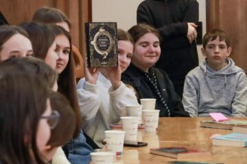 „Un ceai, o carte, o prăjitură” – O întâlnire literară la Liceul Tehnologic „Iorgu Vârnav Liteanu” din Liteni