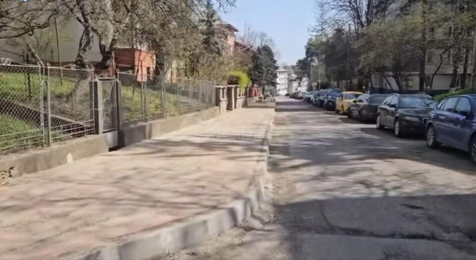 Trotuar refăcut pe strada 6 Noiembrie