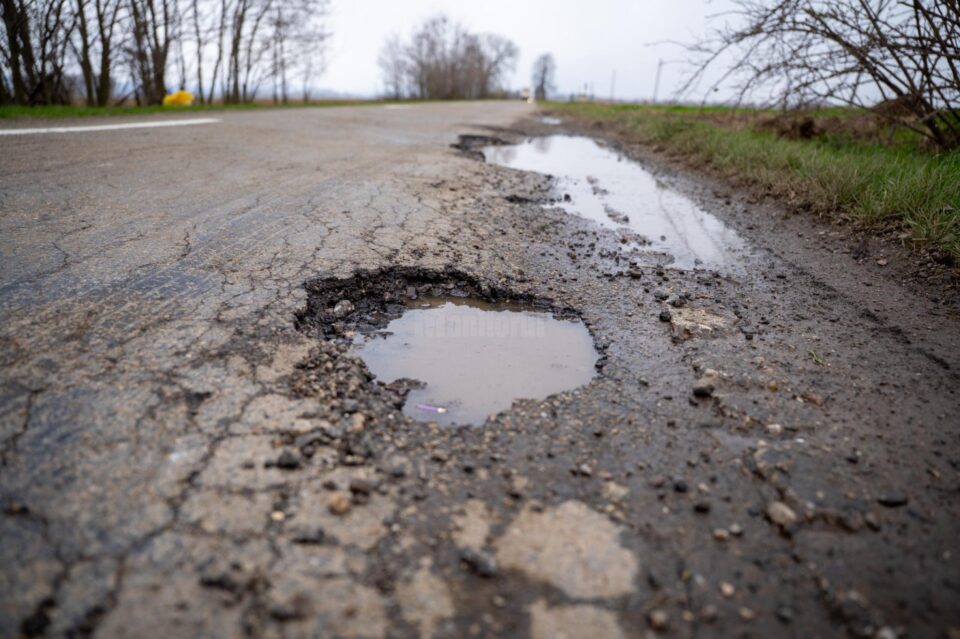 Gheorghe Șoldan anunță începerea lucrărilor de modernizare pe mai multe drumuri județene care nu au mai văzut asfalt de ani de zile