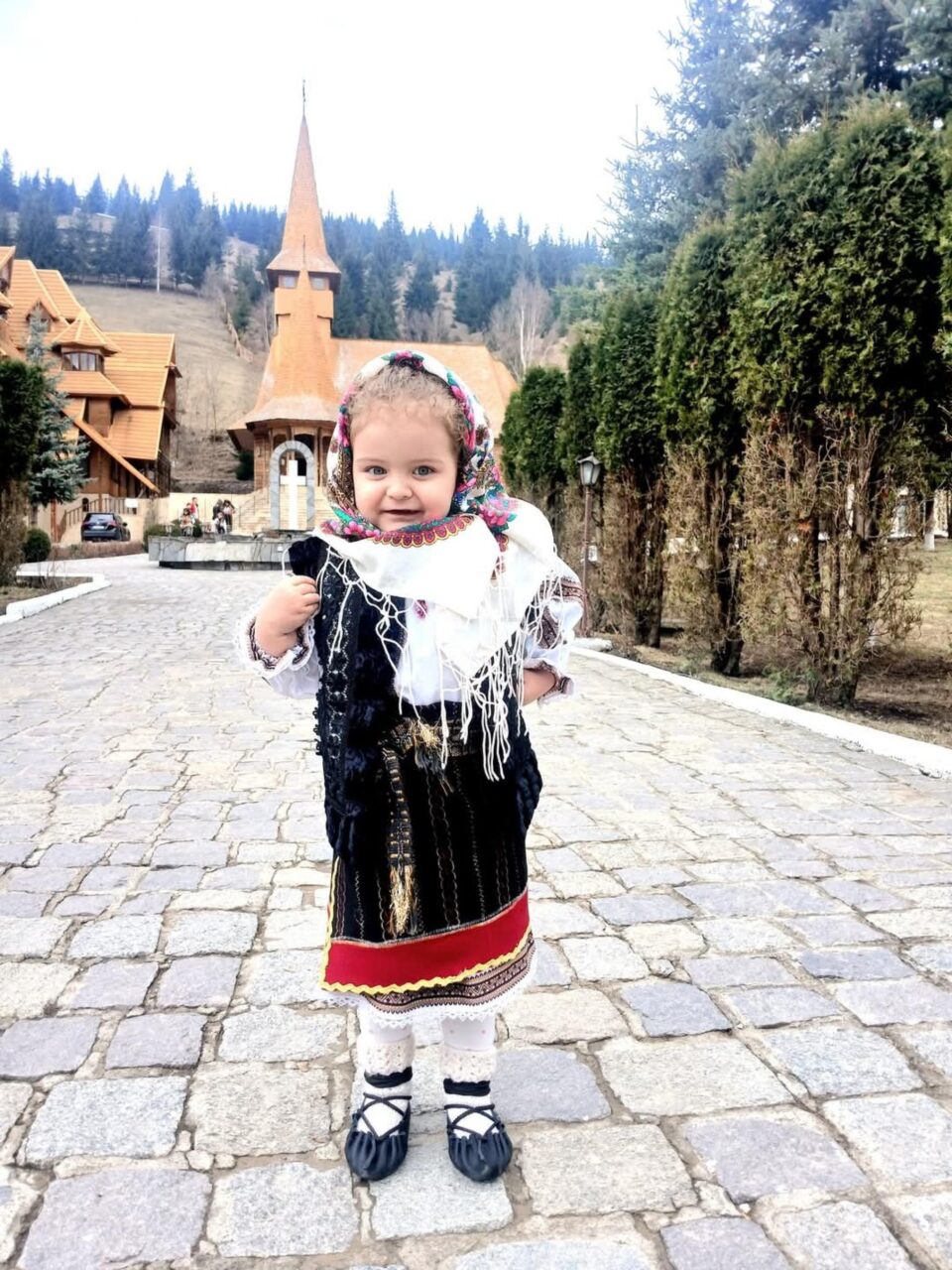Grupurile vocale „Flori din Bucovina” și „Flori din Moldova”, proiect comun în preajma sărbătorilor pascale