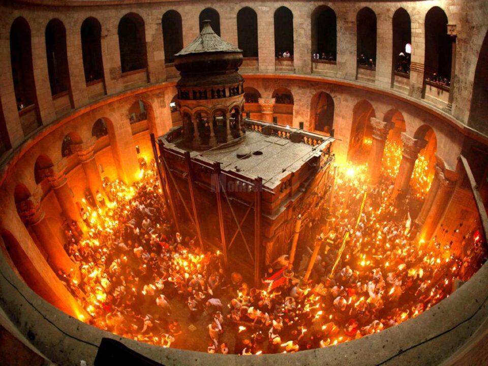 Sfânta Lumină – darul Învierii Mântuitorului Hristos