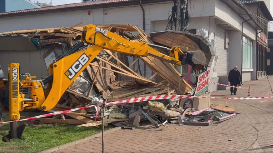 Demolarea chioșcului situat vizavi de Primărie