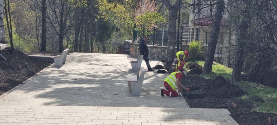 În ciuda mobilizării de forțe, aleea de acces spre Cetate prin Parcul Șipote nu poate fi finalizată până la Paște