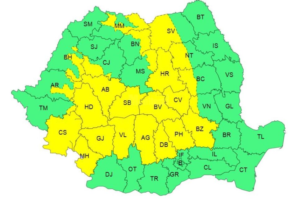 Cod galben de averse torențiale, descărcări electrice și vânt, până marți seara
