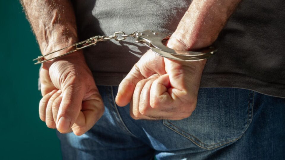 Hoți recidiviști, închiși în containerul din Burdujeni în care se aflau la furat și „servițiˮ polițiștilor. Foto Shutterstock Hoți recidiviști, închiși în containerul din Burdujeni în care se aflau la furat și „servițiˮ polițiștilor. Foto Shutterstock