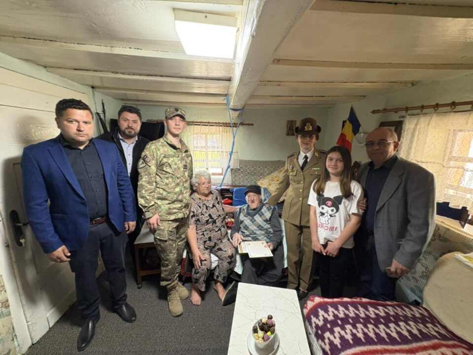 Locotenent-colonelului (r) Gheorghe Șindilariu a fost omagiat de administrația locală din Rădăuți și de reprezentanți ai Armatei Române