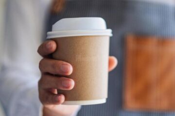 EVOPACK, pahare de carton pentru cafea, cu capac și exemplele succesului sucevean