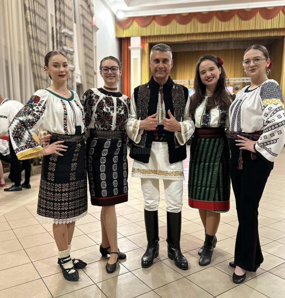 David Saranga a îmbrăcat și costumul tradițional din Bucovina, participând la Balul Gospodarilor din Botoșana