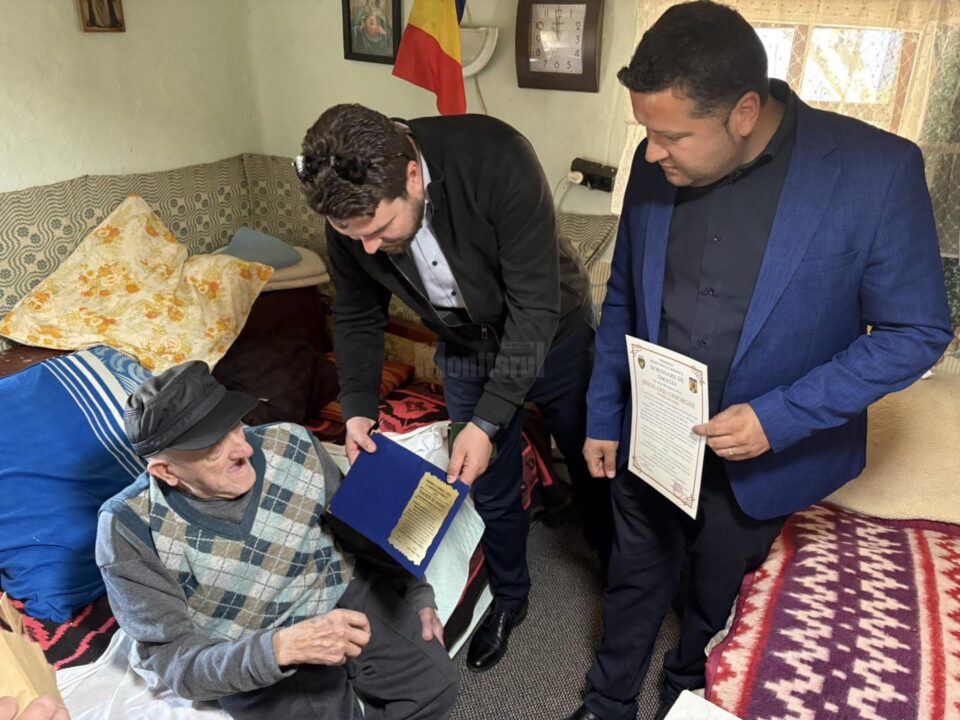 Locotenent-colonelului (r) Gheorghe Șindilariu a fost omagiat de administrația locală din Rădăuți și de reprezentanți ai Armatei Române