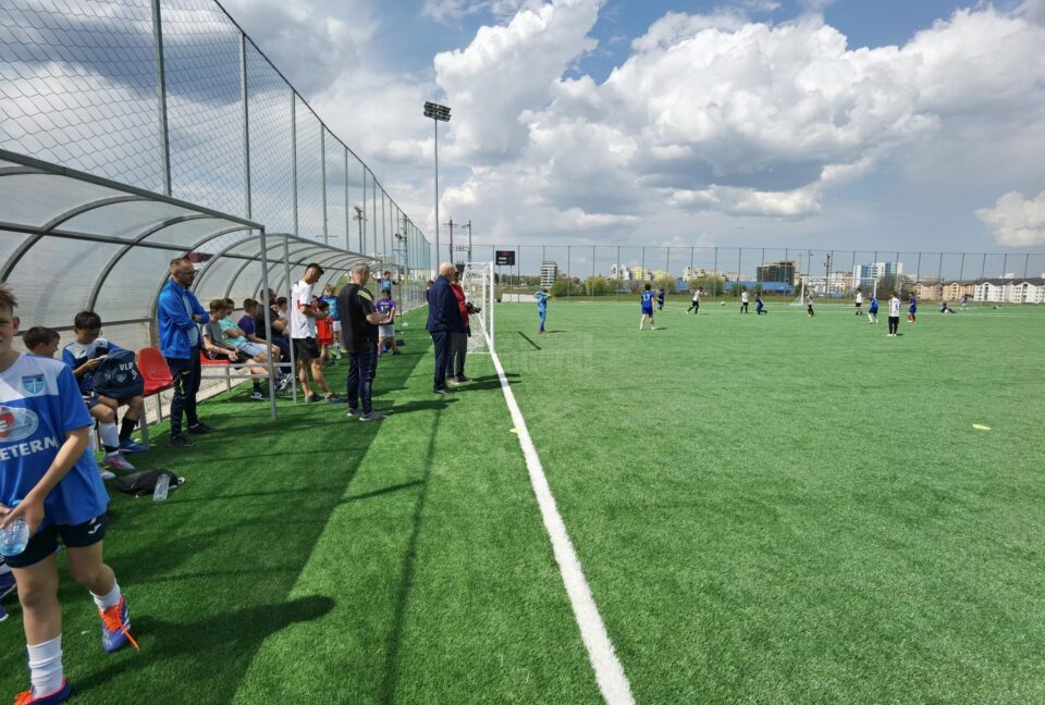 Inaugurarea bazei sportive de tip 1 la Suceava, în prezența delegației Federației Române de Fotbal, condusă de Răzvan Burleanu