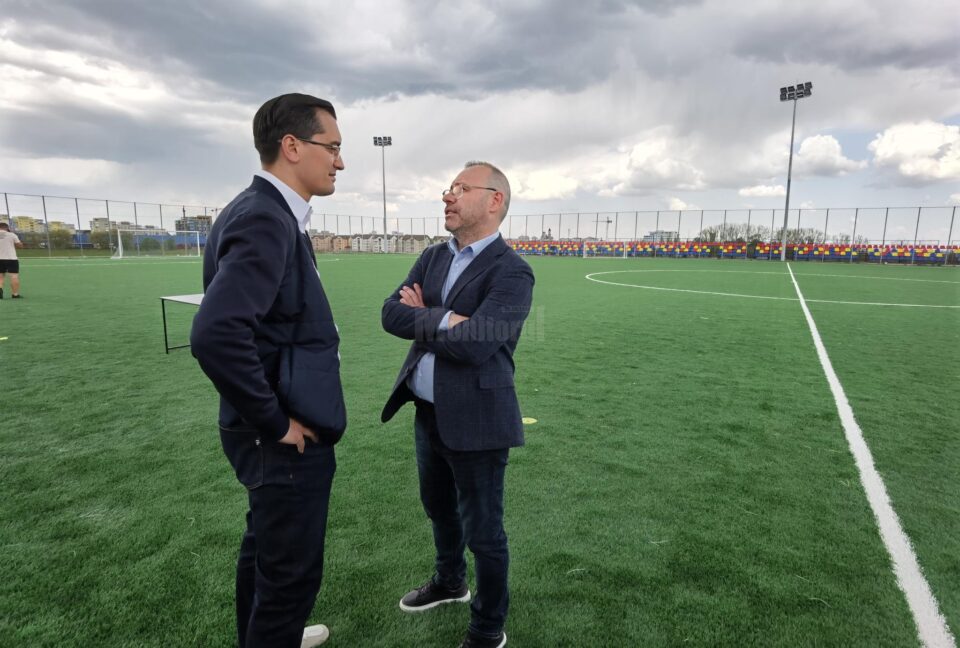 Inaugurarea bazei sportive de tip 1 la Suceava, în prezența delegației Federației Române de Fotbal, condusă de Răzvan Burleanu