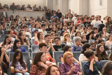 Aproape 300 de elevi și profesori, la Suceava